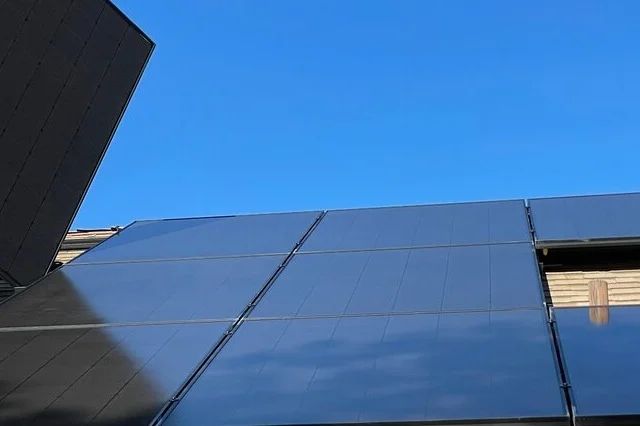 Full black zonnepanelen