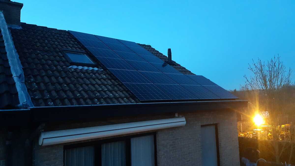 Realisatie 10x LONGI Zonnepanelen 370 Wp Edegem