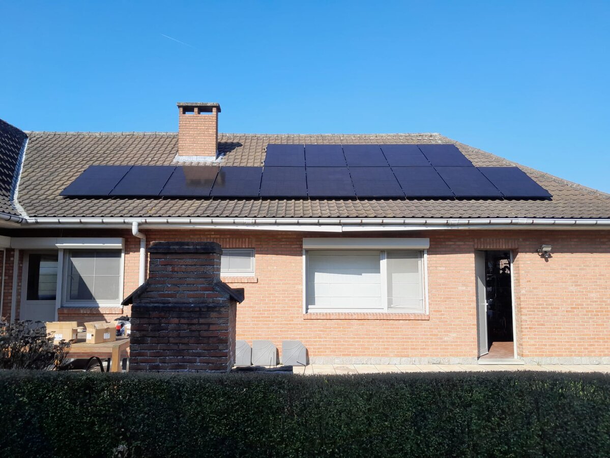 Realisatie 15x QCELLS zonnepanelen 375 FULL BLACK (5.625 Wp) met Huawei hybride omvormer SUN2000-5KTL-M1 te Halle