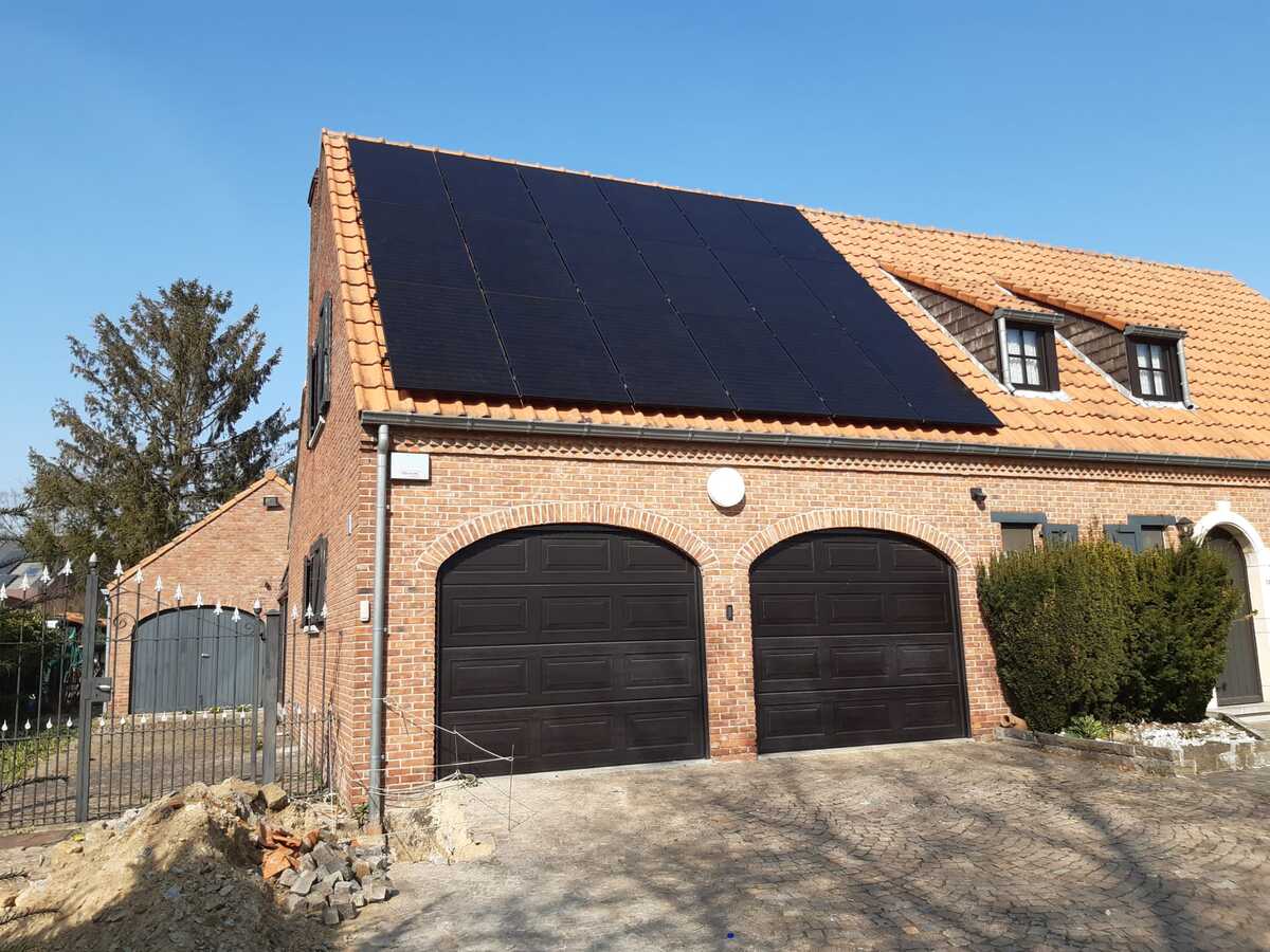 Realisatie 18x QCELLS zonnepanelen 370 FULL BLACK (6.660 Wp) met Huawei hybride omvormer SUN2000-6KTL-M1 te Leuven