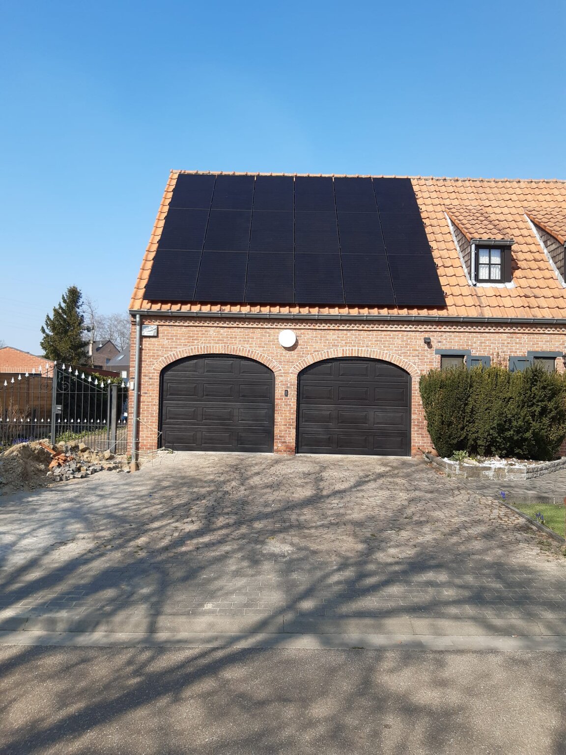 Realisatie 18x QCELLS zonnepanelen 370 FULL BLACK (6.660 Wp) met Huawei hybride omvormer SUN2000-6KTL-M1 te Leuven