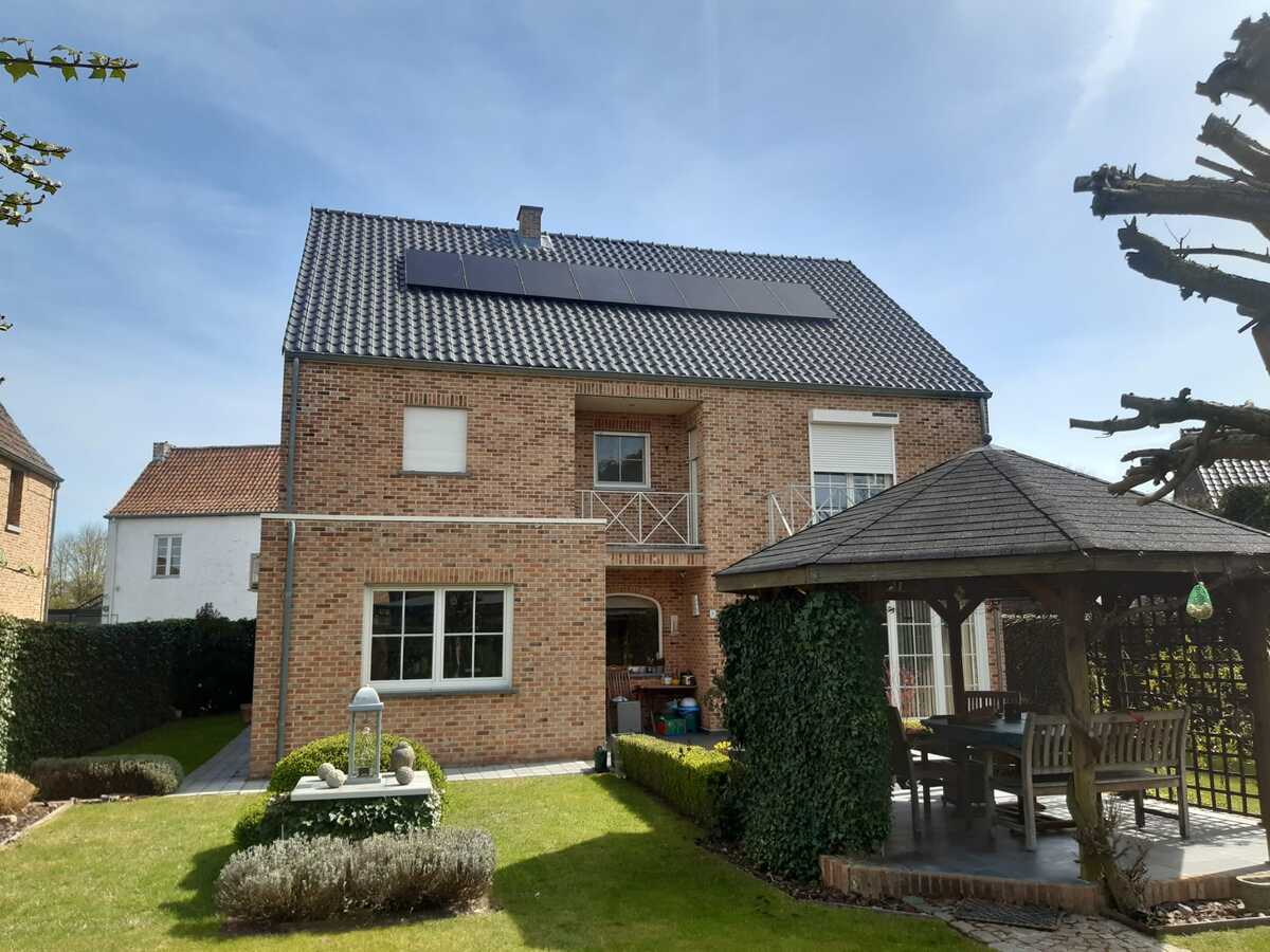 Realisatie 16x QCELLS zonnepanelen 370 FULL BLACK (5.920 Wp) met Huawei hybride omvormer SUN2000-3.68KTL-L1 te Hasselt