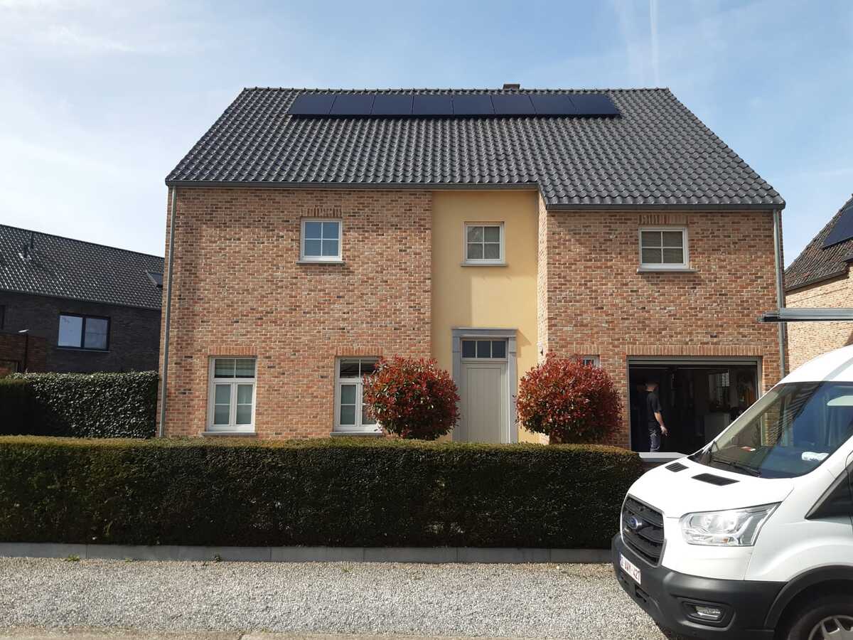 Realisatie 16x QCELLS zonnepanelen 370 FULL BLACK (5.920 Wp) met Huawei hybride omvormer SUN2000-3.68KTL-L1 te Hasselt