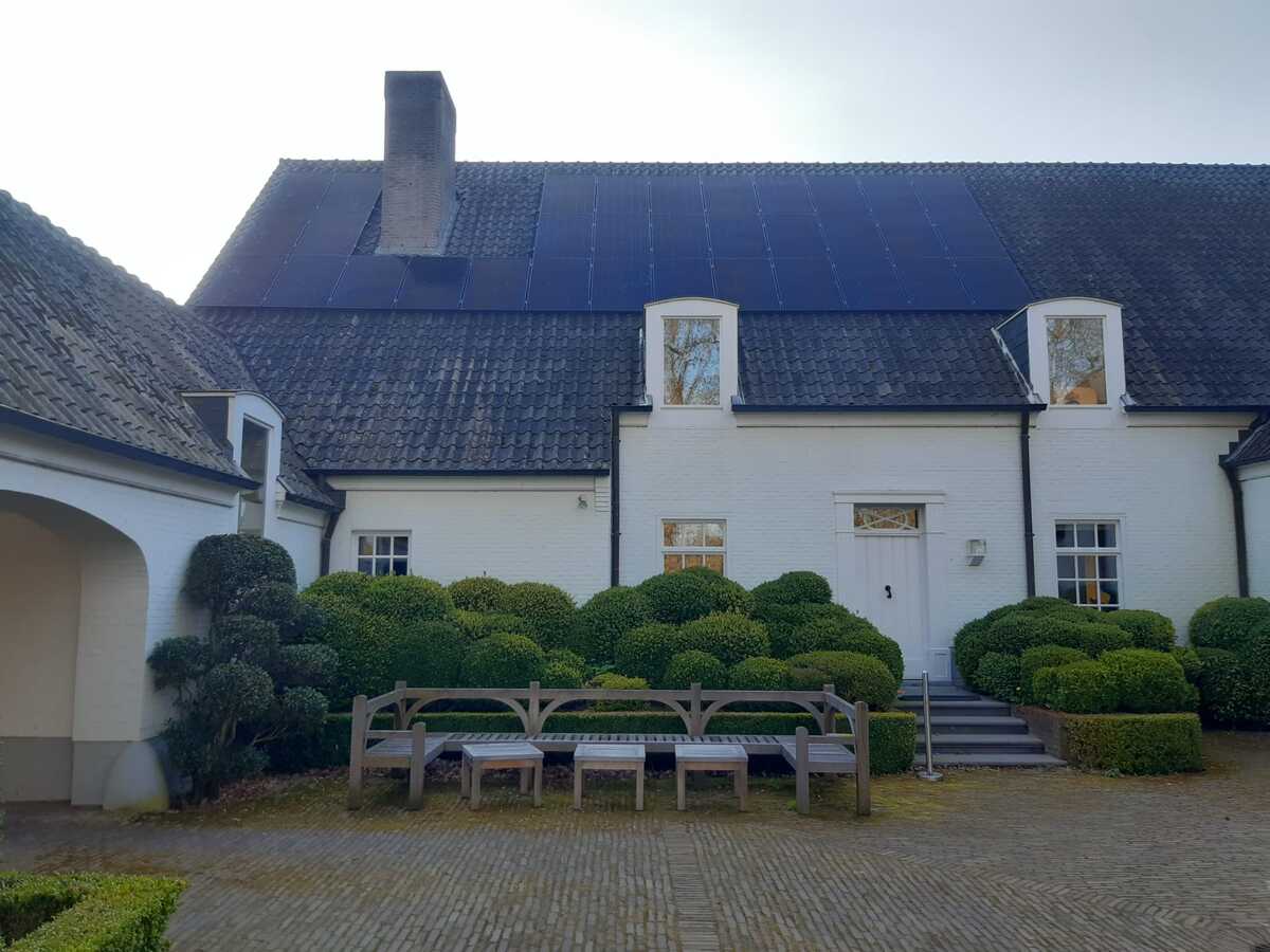 Realisatie 44x BELINUS zonnepanelen 375 ULTRA BLACK GLASGLAS BIFACIAL (16.500 Wp) met 2x Huawei hybride omvormer SUN20004.0 + 5.0KTL te Hasselt