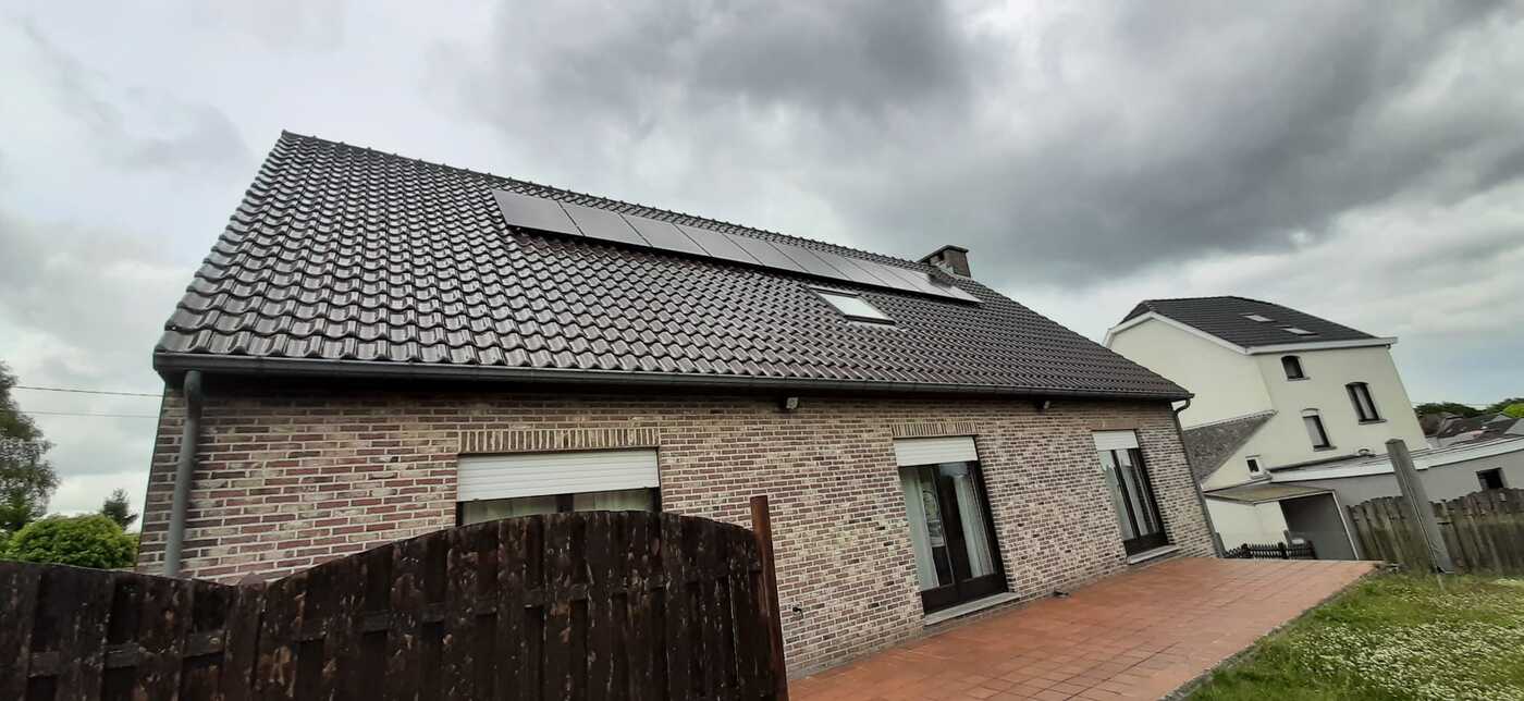 Realisatie 10x REC zonnepanelen 405 Wp ALPA PURE (4.050 Wp) met Huawei SUN2000-4.0KTL-L1 omvormer + 10 kWh Huawei batterij te Overijse