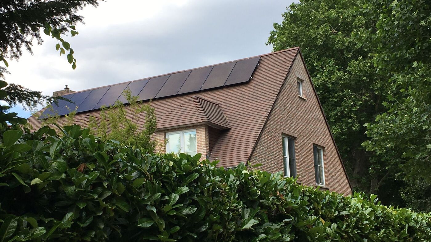 Realisatie 10x REC zonnepanelen Tegelpannen dak Oud-Heverlee