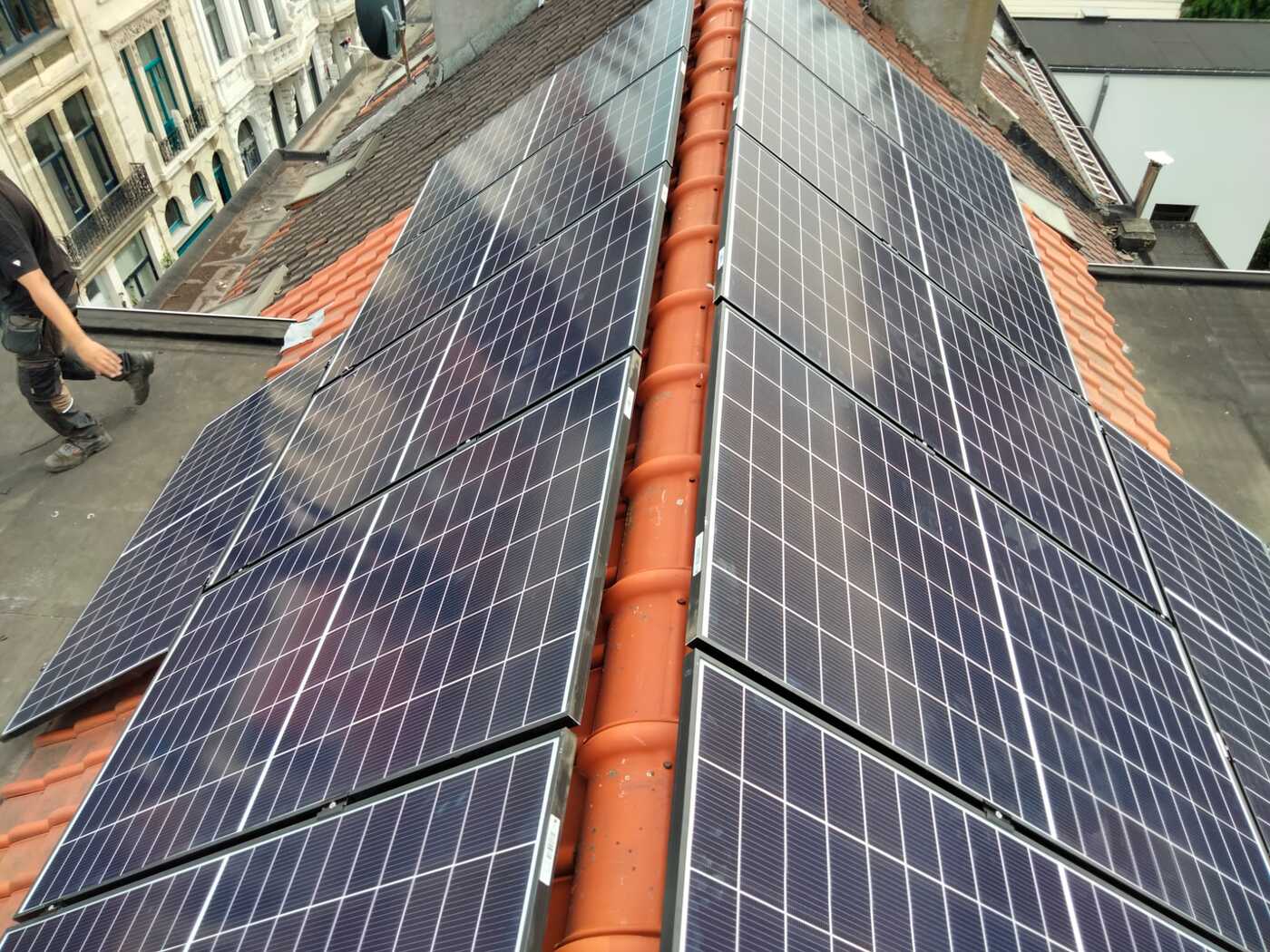 Realisatie 12x REC zonnepanelen 365 Wp ALPHA SERIES Antwerpen