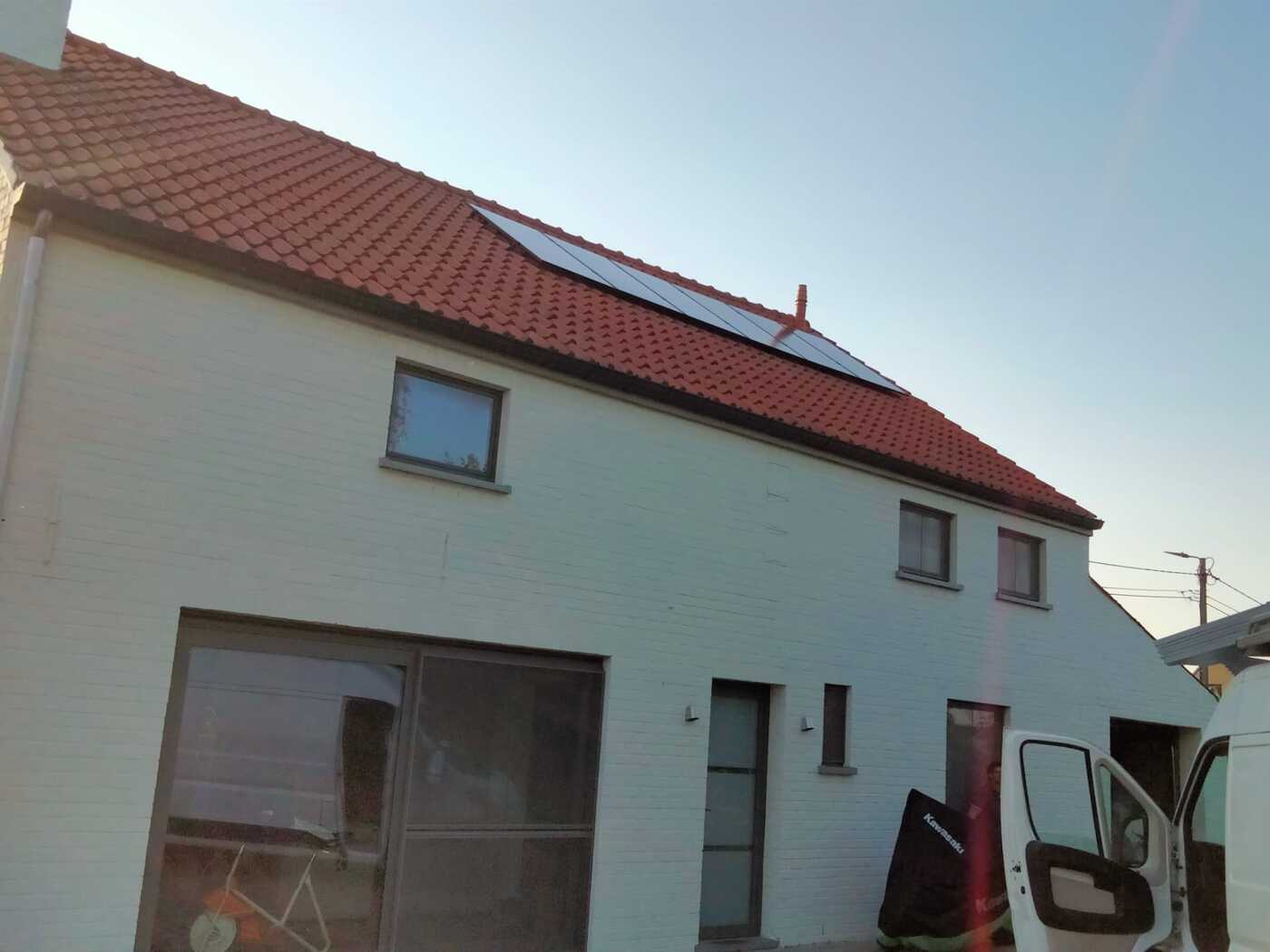 Realisatie 12x REC zonnepanelen 405 Wp ALPA PURE Bierbeek