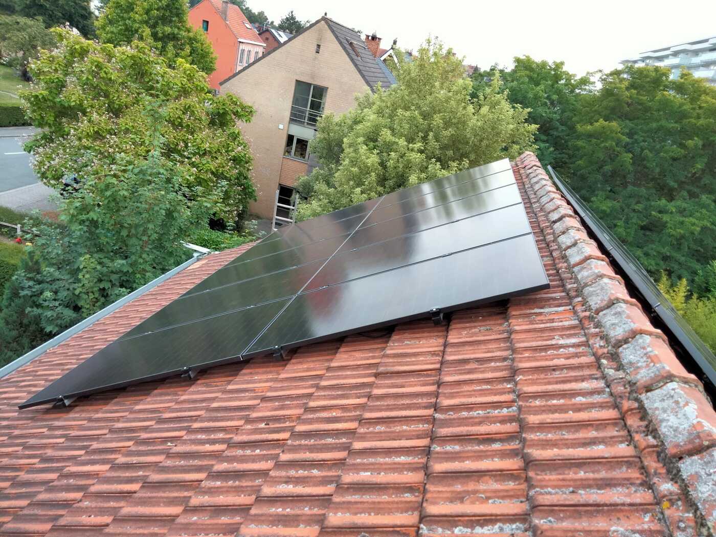 Realisatie 16x QCELLS zonnepanelen 370 FULL BLACK Leuven