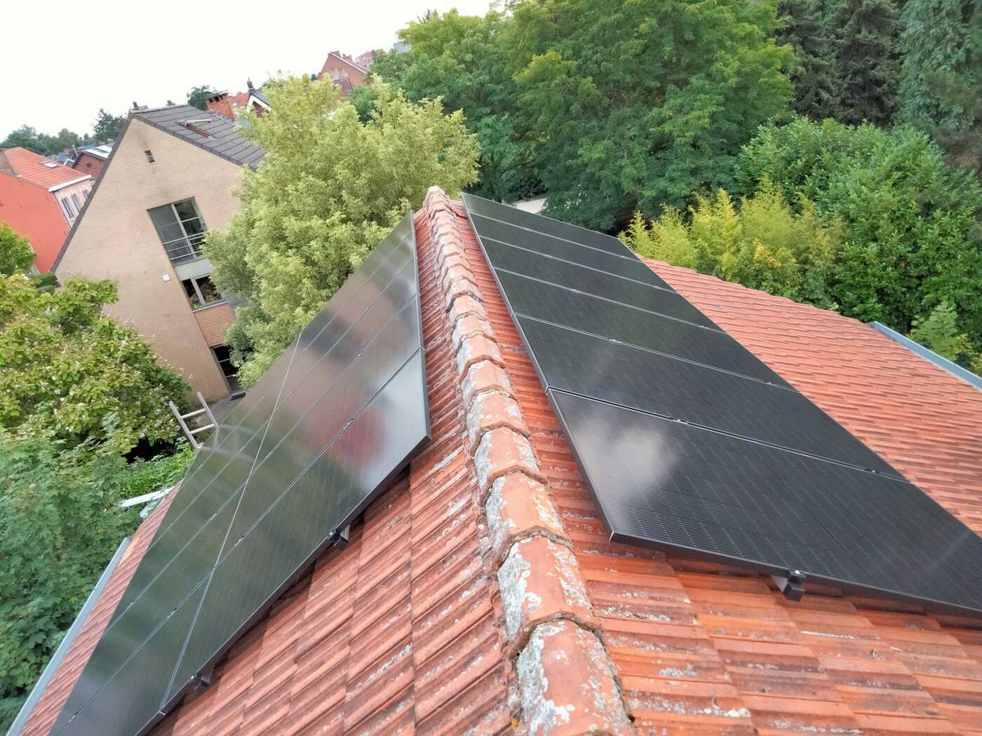 Realisatie 16x QCELLS zonnepanelen 370 FULL BLACK Leuven