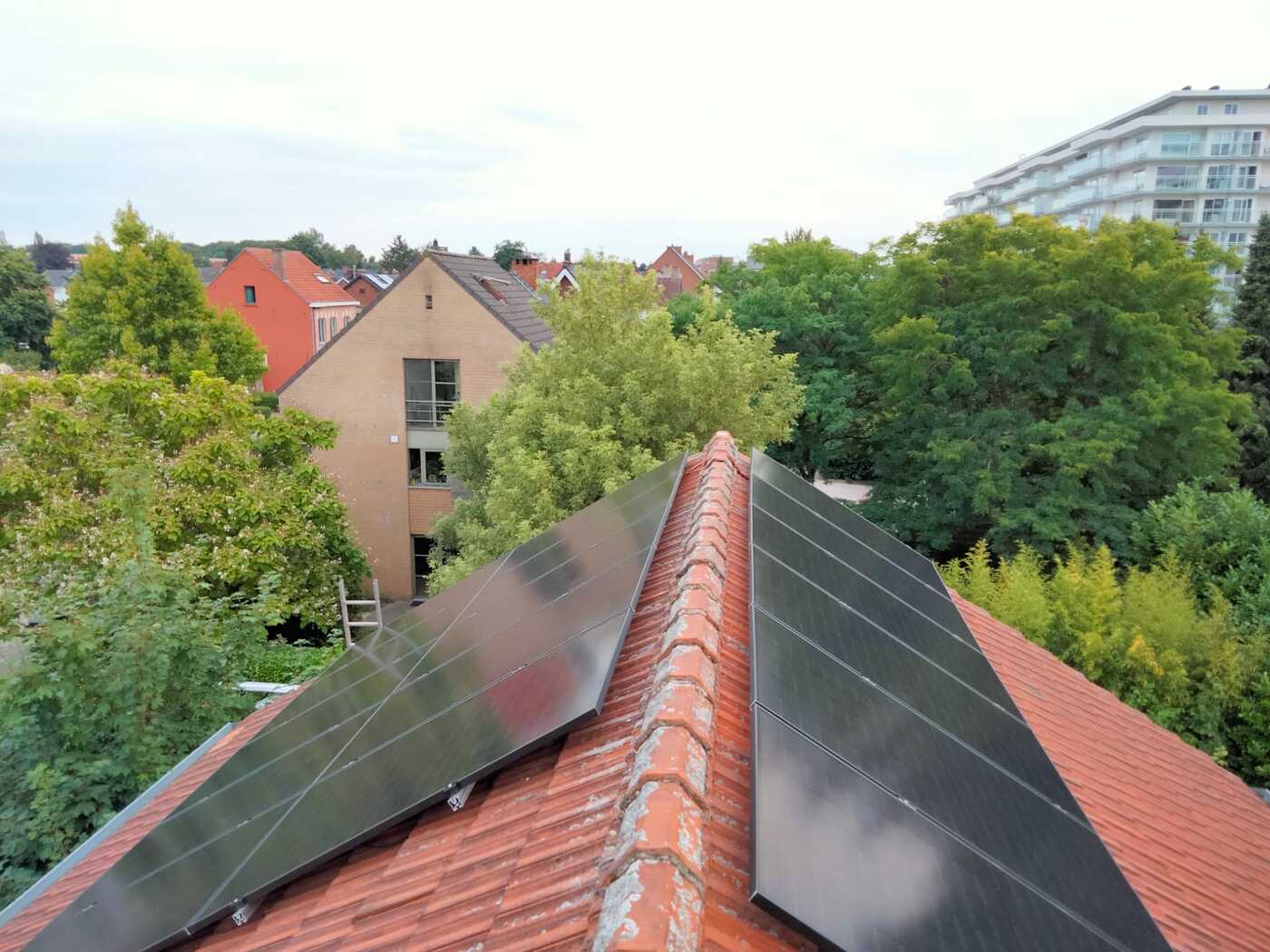 Realisatie 16x QCELLS zonnepanelen 370 FULL BLACK Leuven