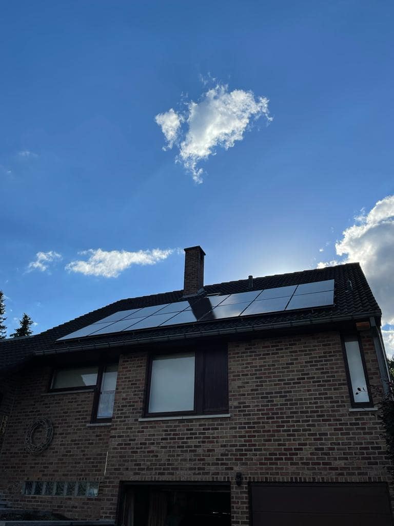 Realisatie 28x BELINUS zonnepanelen 375 ULTRA BLACK GLASGLAS BIFACIAL (10.500 Wp) met 2x Huawei hybride omvormer SUN2000 4.0KTL te Oud-Heverlee