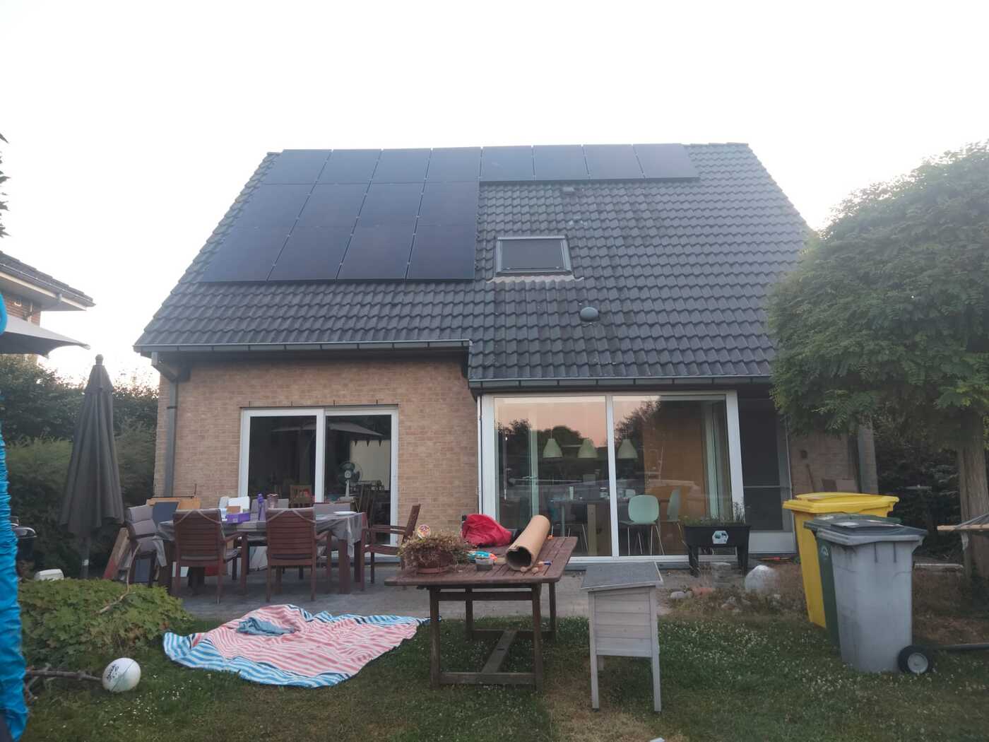 Realisatie 40x REC zonnepanelen 405 Wp ALPA PURE Linden