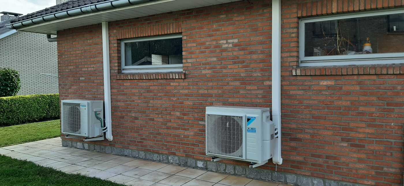 Realisatie Daikin multisplit warmtepomp bestaande uit 3 binnenunits Stylish en Perfera + single split Emura te Halle