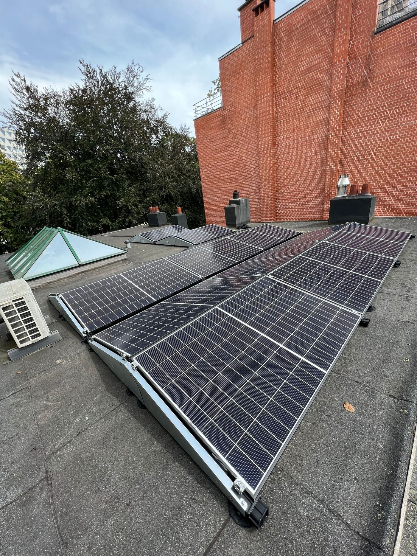 Realisatie 16x REC zonnepanelen 365 Wp ALPHA SERIES Antwerpen