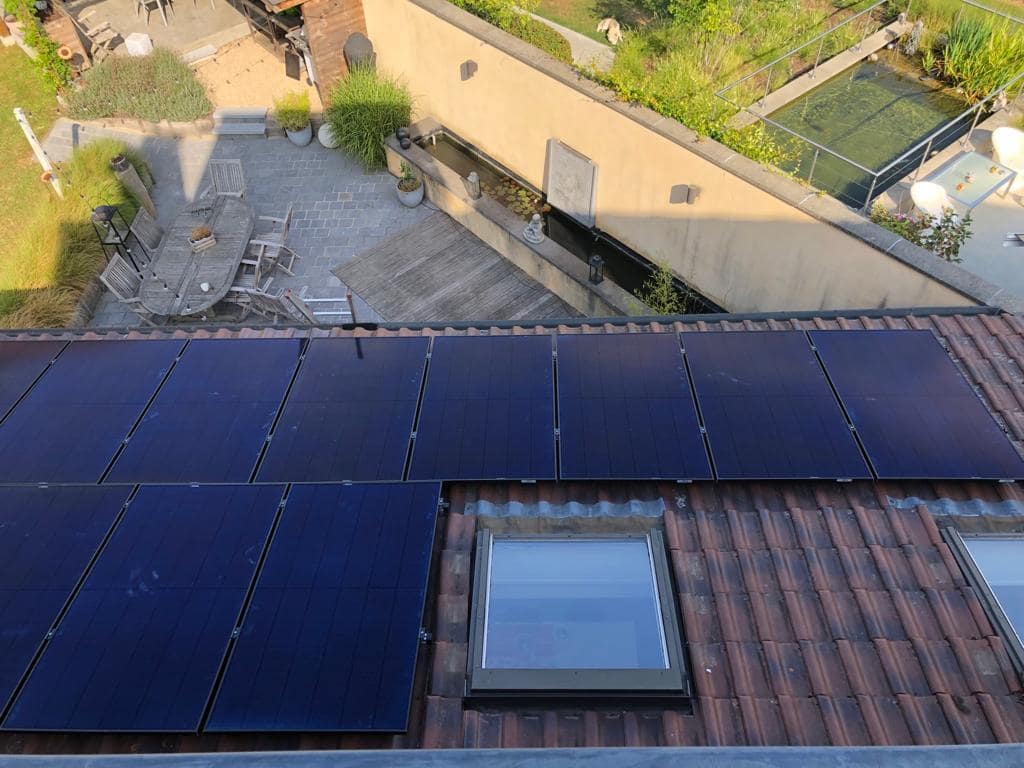 Realisatie 19x REC zonnepanelen 405 Wp ALPA PURE Halle