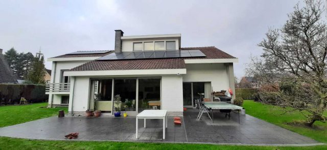 Realisatie 20x JINKO zonnepanelen FULL BLACK 415 Wp  (8.300 Wp) met 2x Huawei SUN2000-4.0KTL-L1 omvormer + 10 kWh Huawei batterij te Wezembeek-Oppem