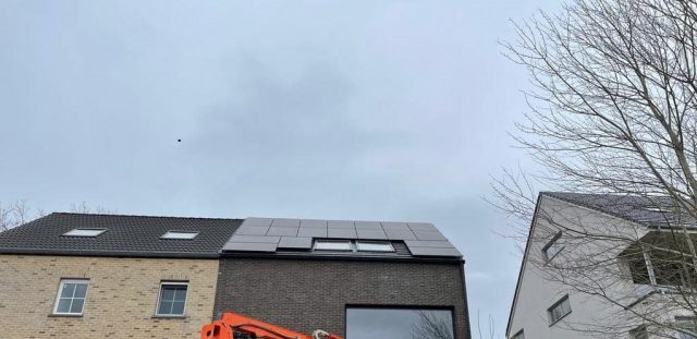 Realisatie 26x JINKO zonnepanelen FULL BLACK 415 Wp  (10.790 Wp) met Huawei SUN2000-6.0KTL-M1 omvormer + 10 kWh Huawei batterij te Oud-Heverlee