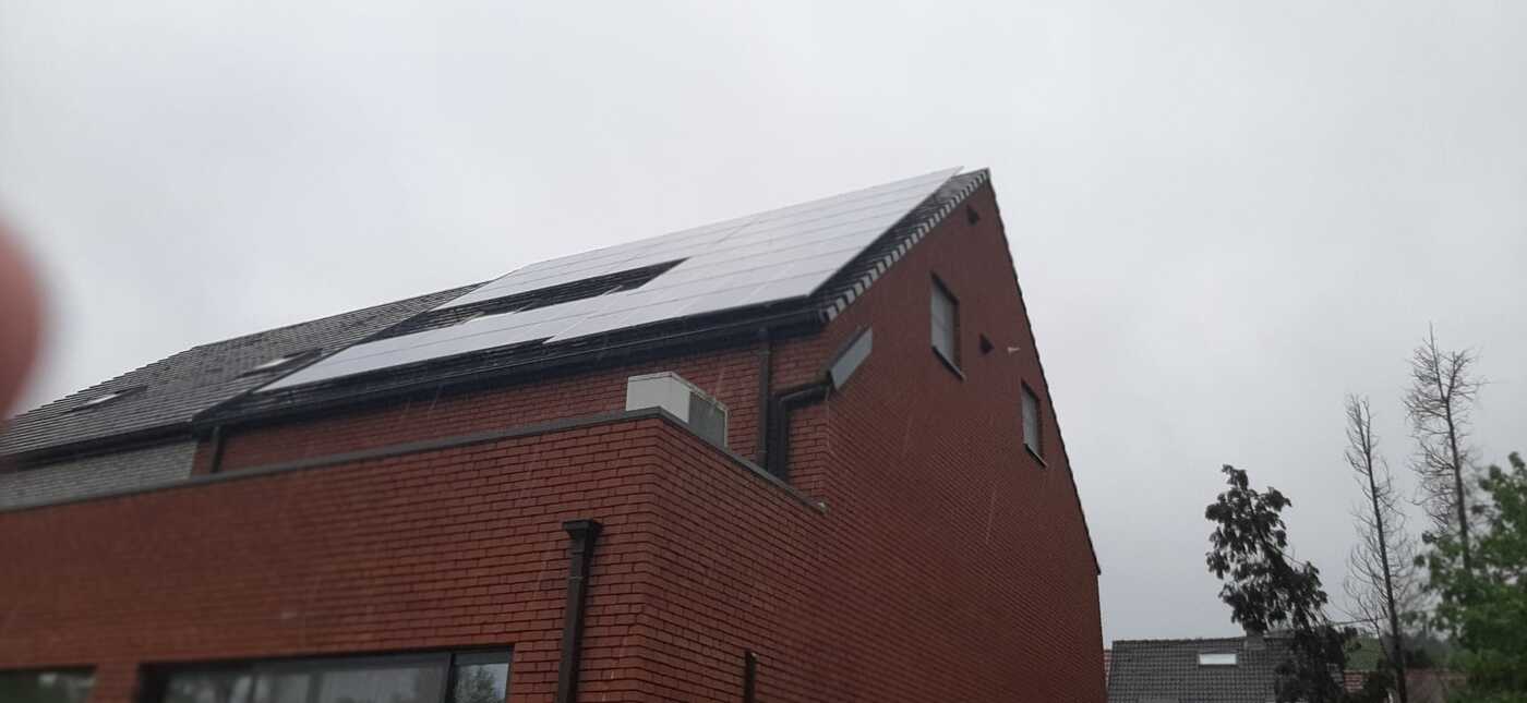 Realisatie 29x JA SOLAR zonnepanelen 380 Wp BIFACIAL (11.020 Wp) met Huawei SUN2000-4.0TL-M1 omvormer + 15 kWh Huawei batterij te Huldenberg