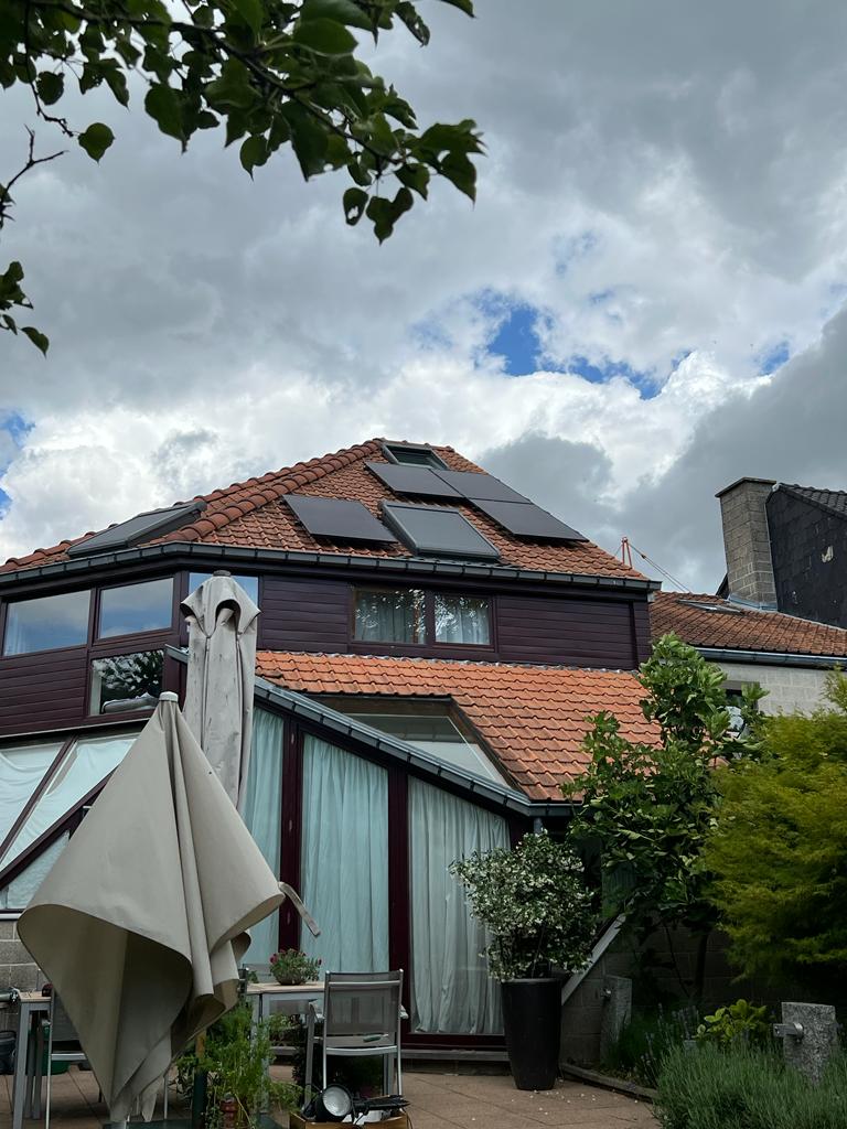 7x JINKO zonnepanelen FULL BLACK 430 Wp + 4x REC 405 Kortenberg