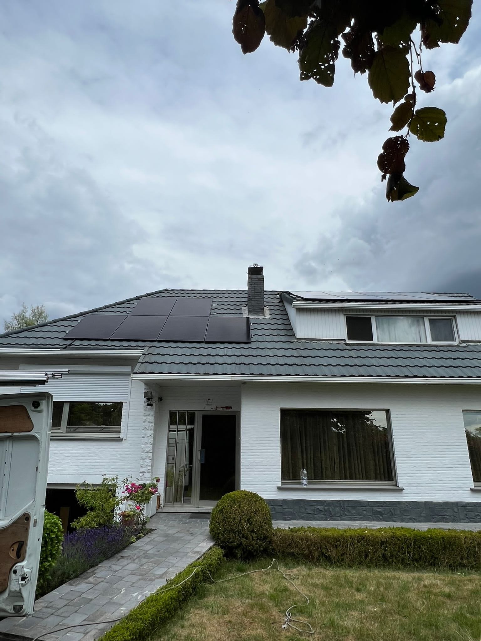 Realisatie 14 JINKO 420 zonnepanelen FULL BLACK Bierbeek