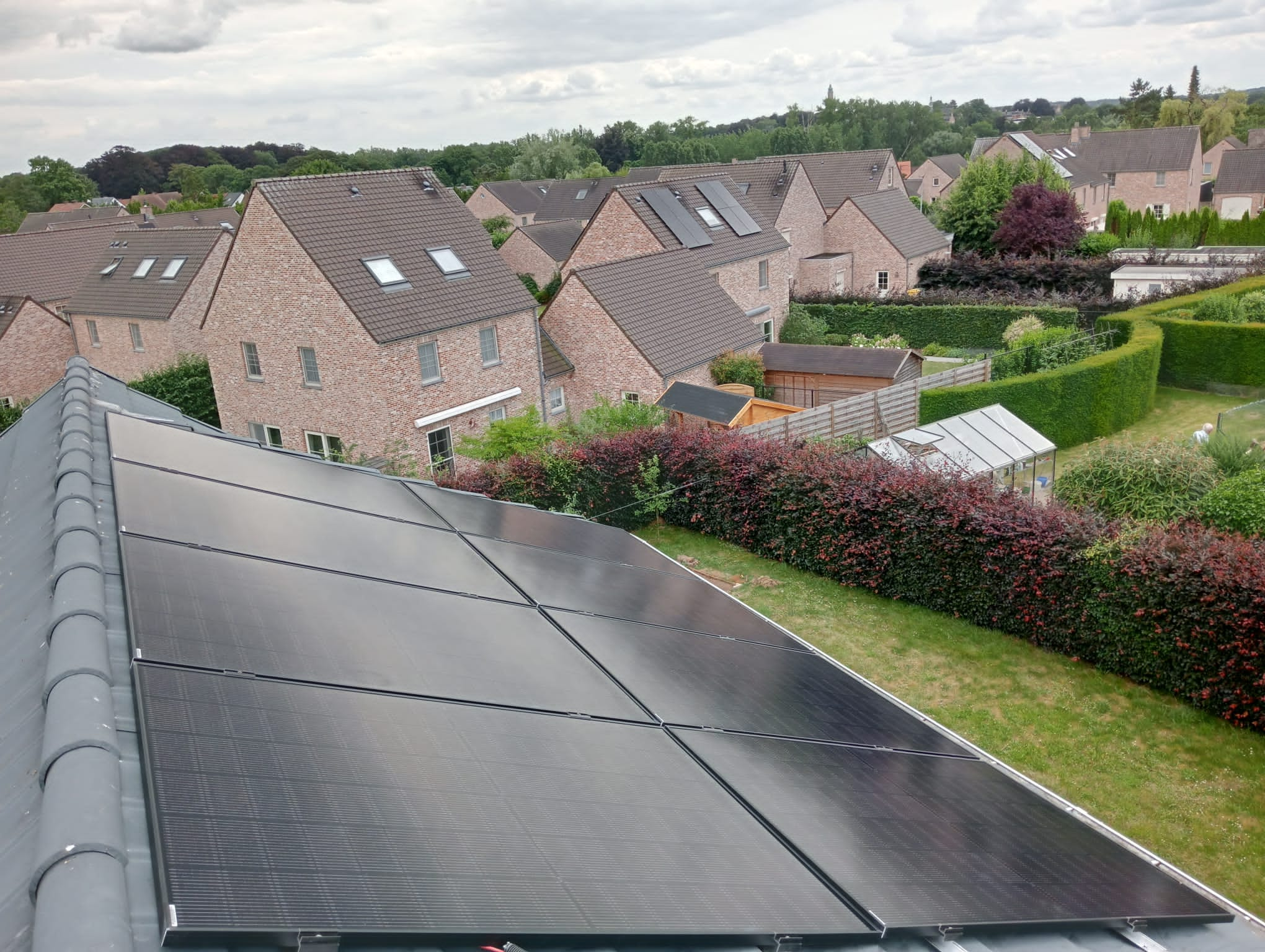 Realisatie 14 JINKO 420 zonnepanelen FULL BLACK Bierbeek