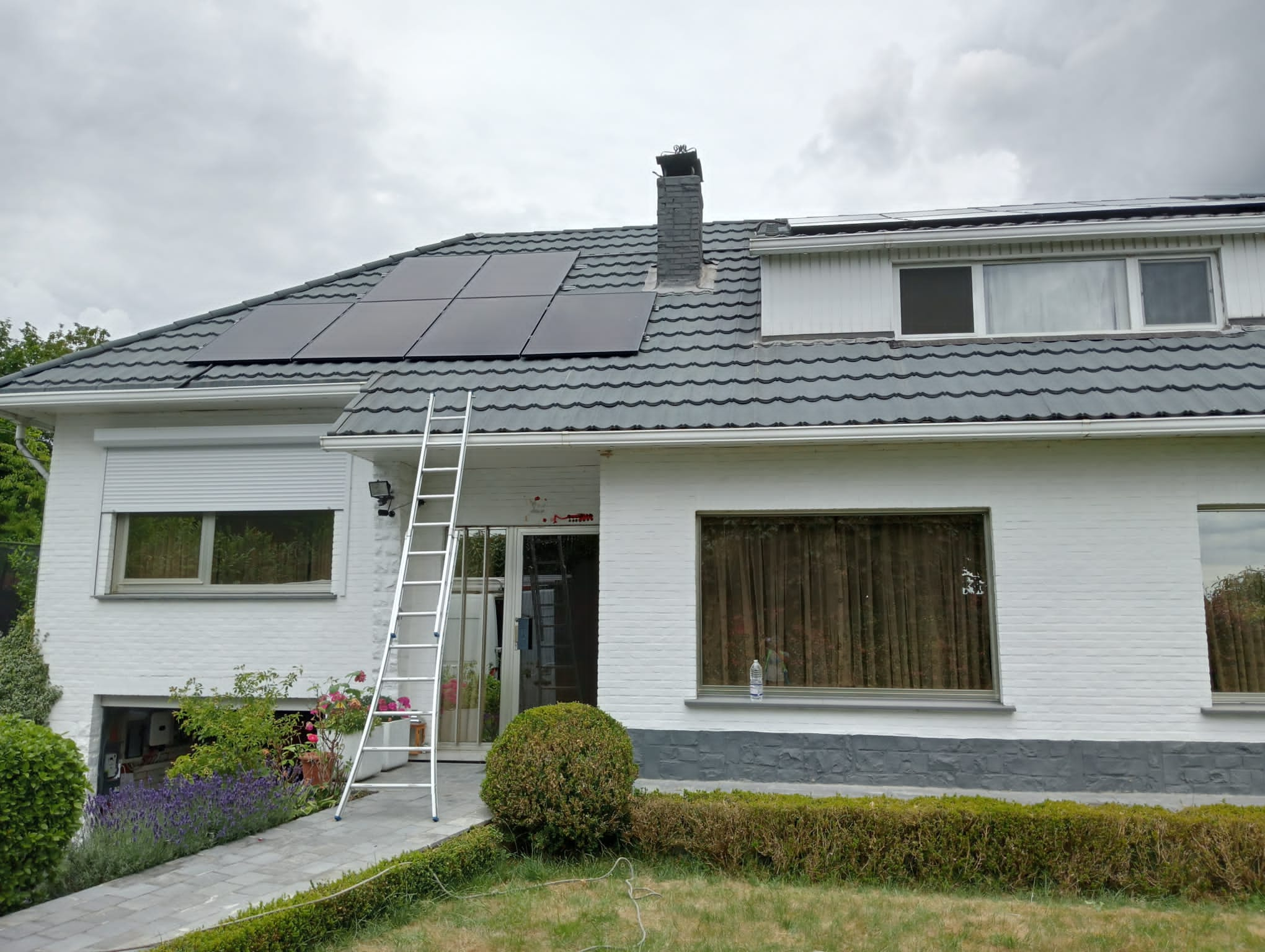 Realisatie 14 JINKO 420 zonnepanelen FULL BLACK Bierbeek