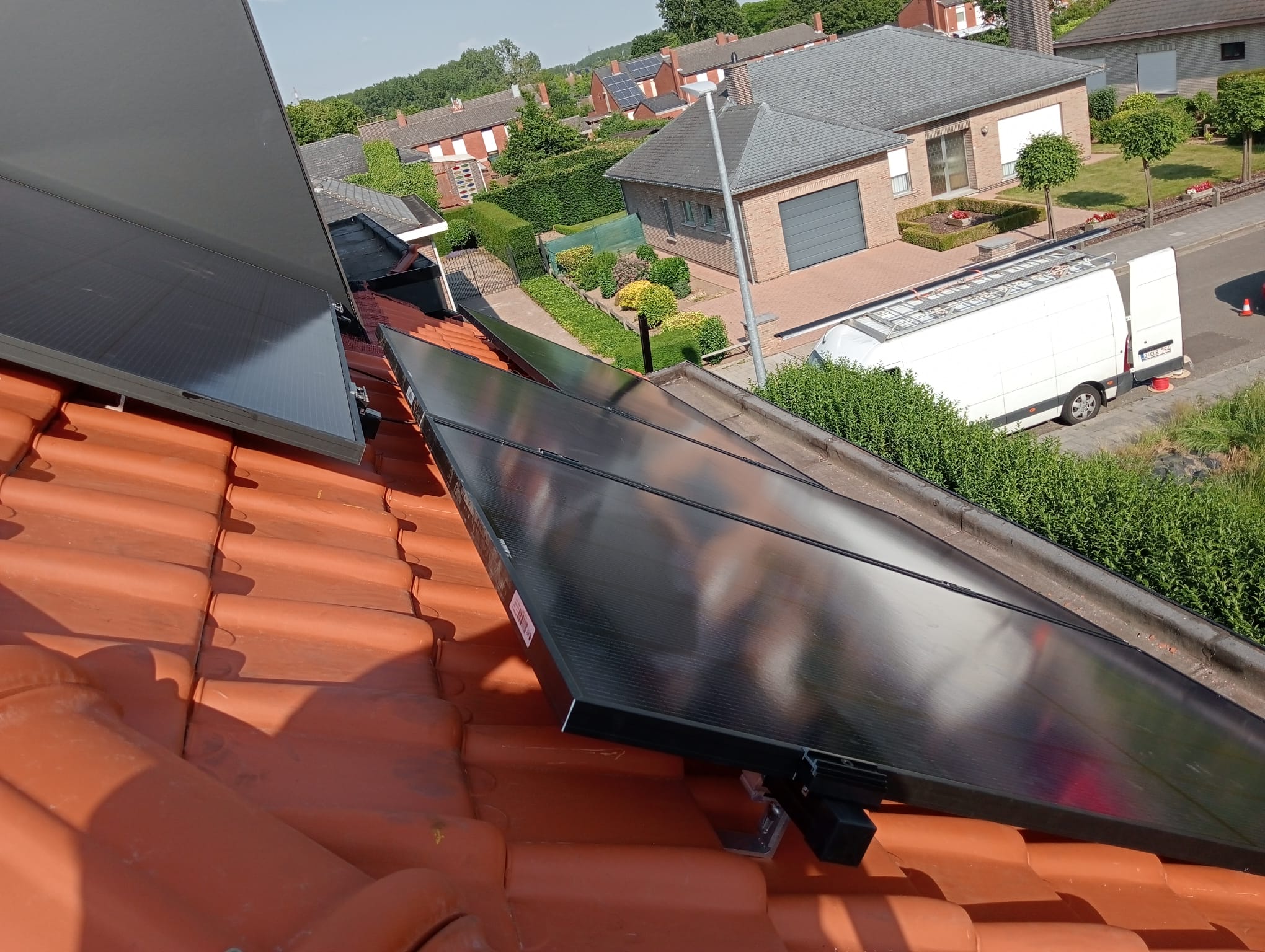 Realisatie 14x JINKO zonnepanelen FULL BLACK 420 (6.720 Wp) + 5x REC 405 Full Black met Huawei SUN2000-6.0KTL-M1 omvormer te Leuven
