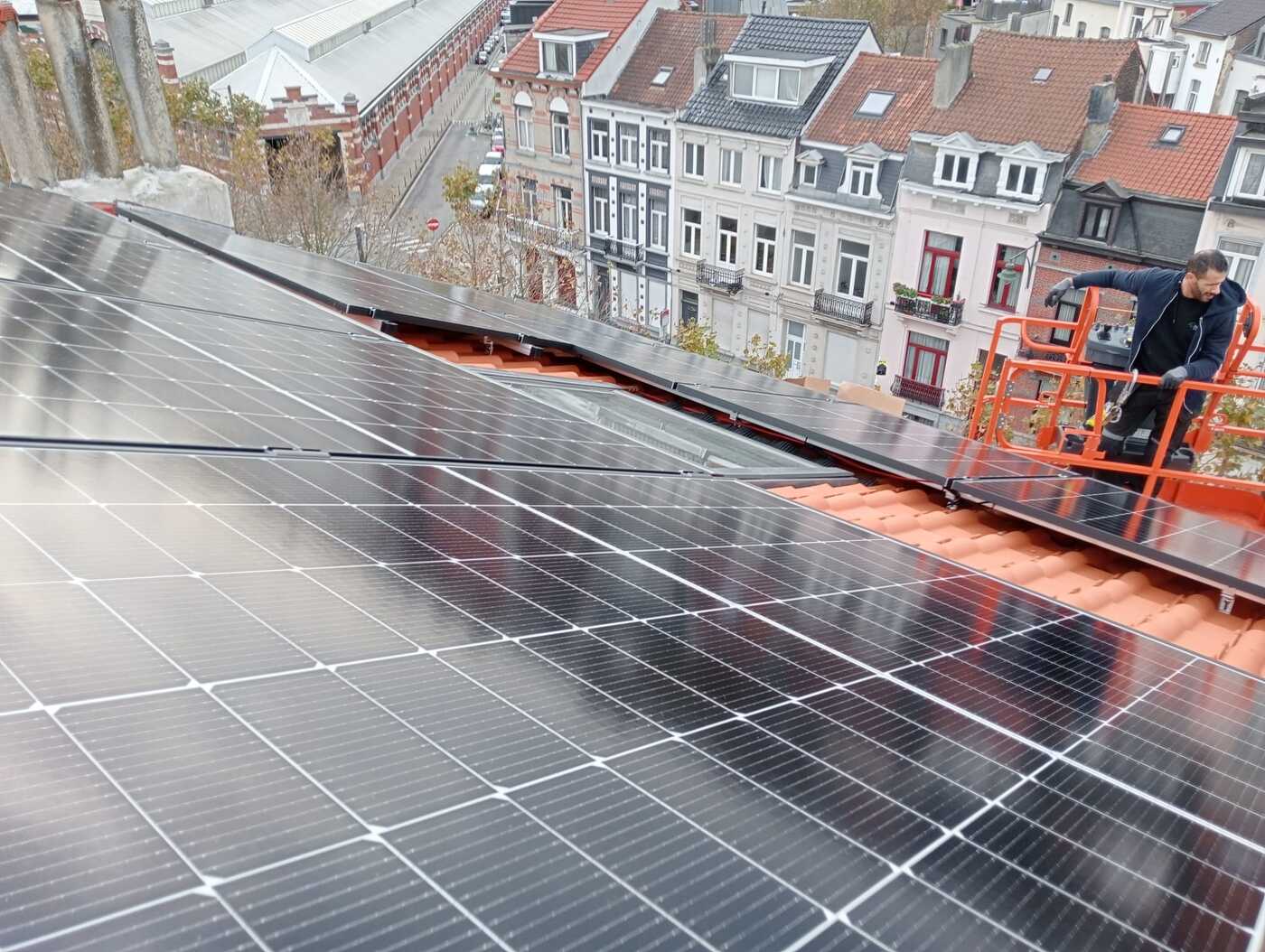 JINKO zonnepanelen SEMI BLACK Sint-Gillis - Brussel Zero Power (4)
