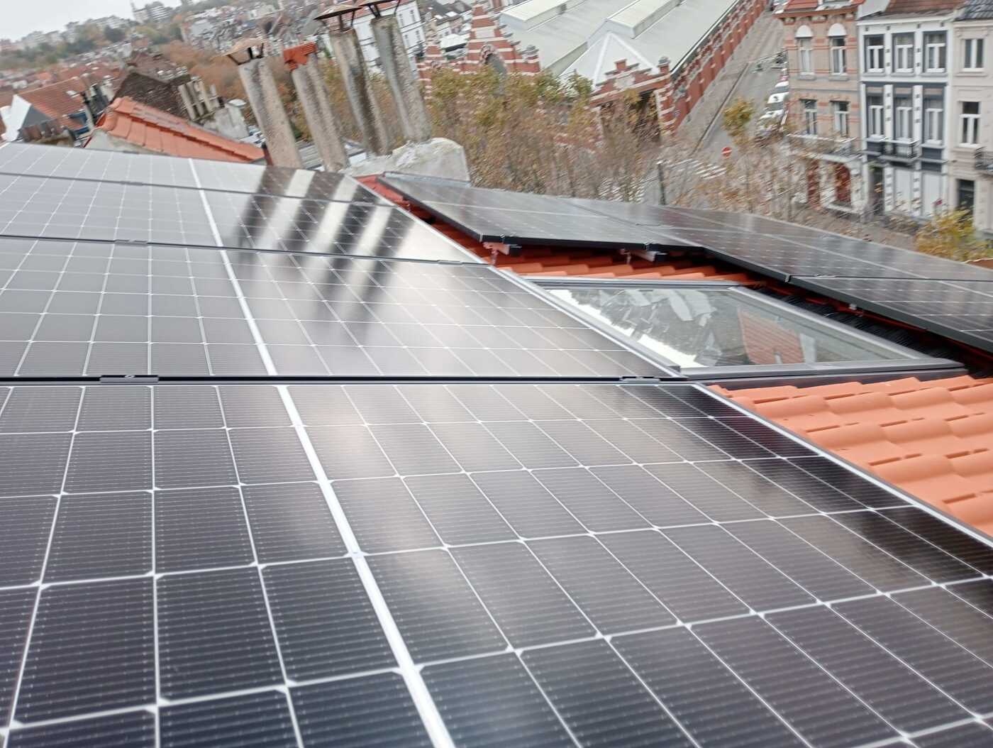 JINKO zonnepanelen SEMI BLACK Sint-Gillis - Brussel Zero Power (4)