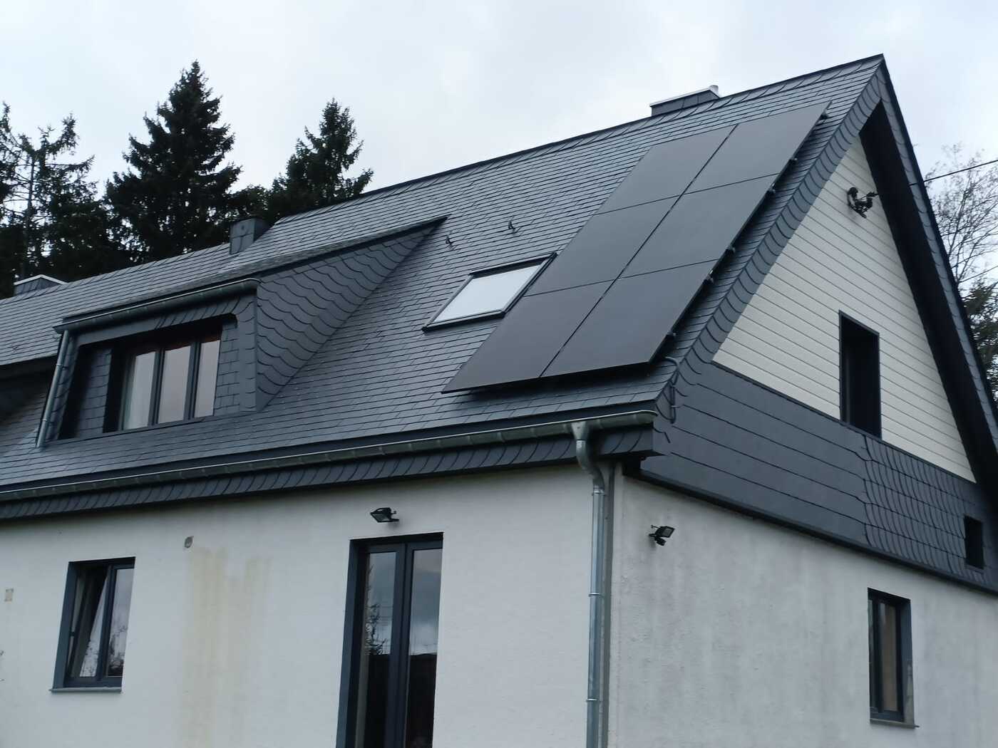 Realisatie 12x JINKO zonnepanelen 4760 Büllingen Zeropower.be