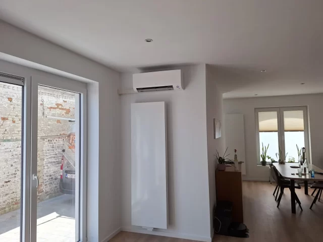 Realisatie Daikin multisplit airco/warmtepomp bestaande uit 3 binnenunits Perfera te Hoegaarden – Tienen