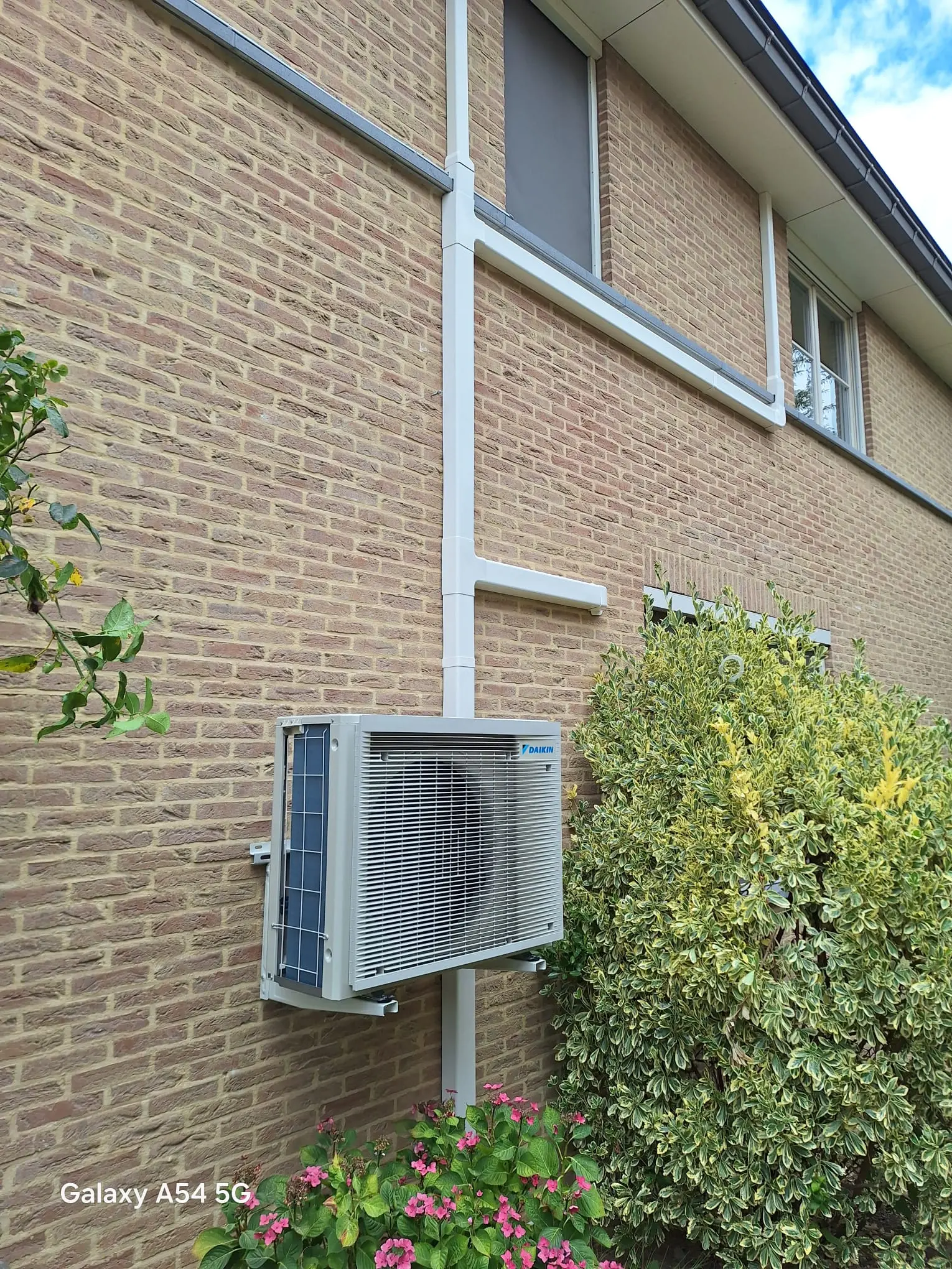 Realisatie Daikin multisplit aircowarmtepomp bestaande uit 3 binnenunits Perfera + Stylish te Kraainem