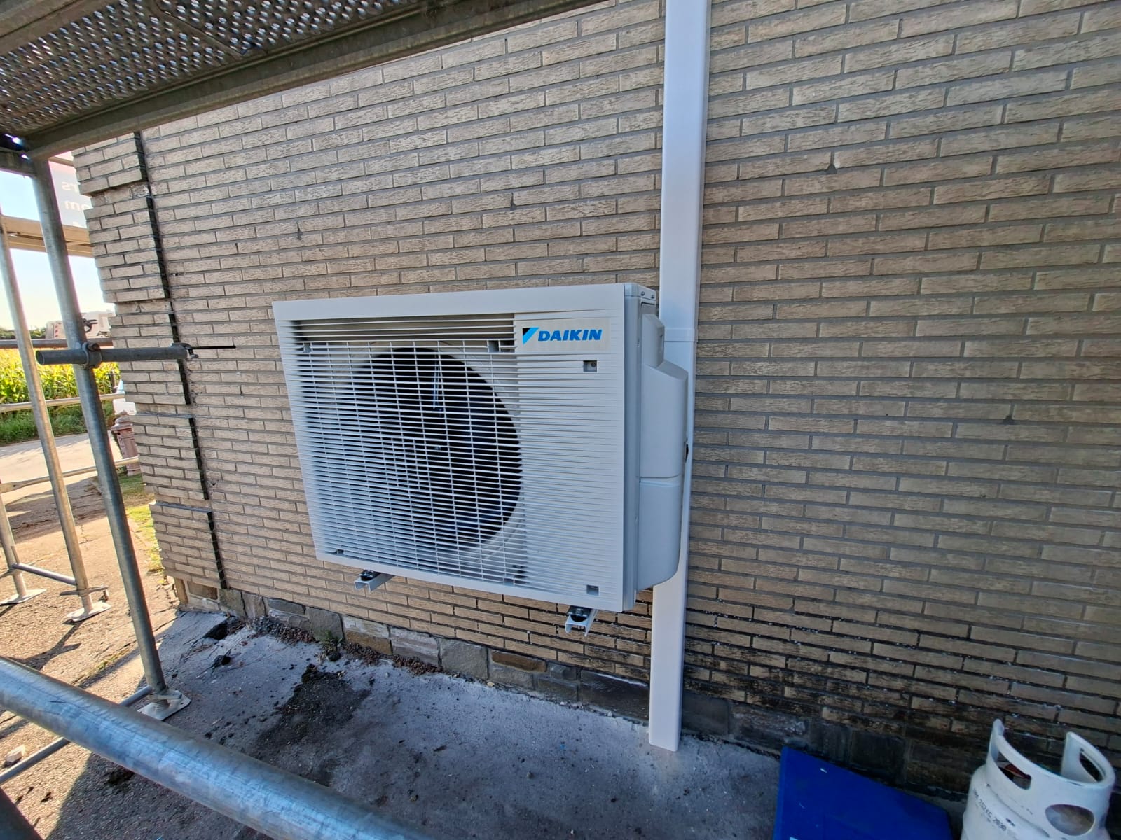 Realisatie Daikin multisplit aircowarmtepomp bestaande uit 4 binnenunits Perfera + Stylish te Tienen