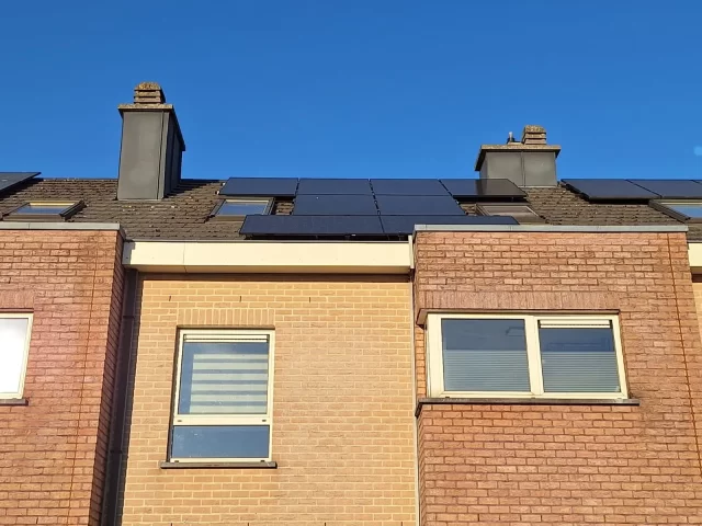 Realisatie van 14x Denim 440 Wp Full black en Huawei omvormer met 5 kw batterij te Tienen
