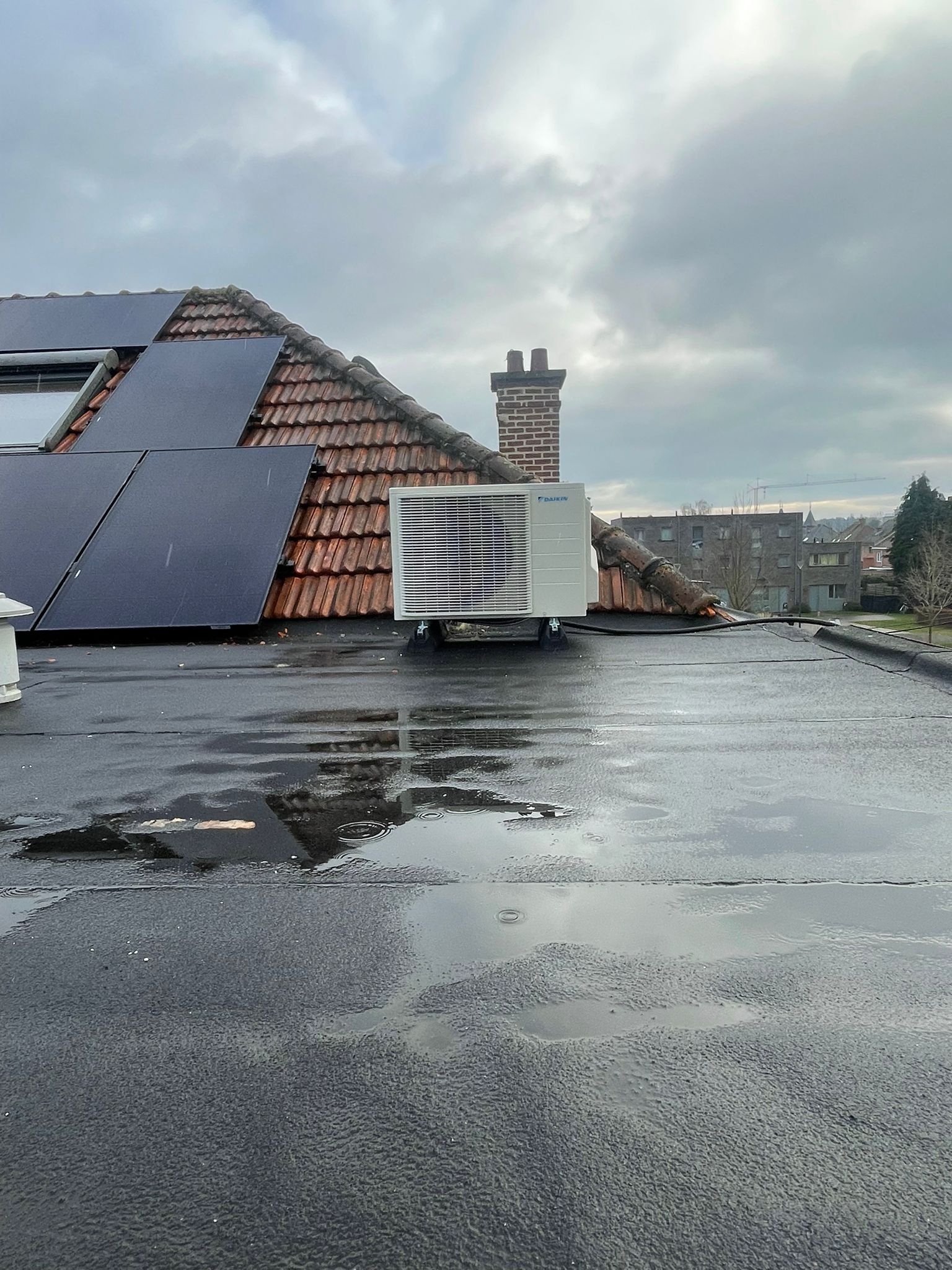 Realisatie 2x Daikin Perfera+ Stylish wit single split aircowarmtepomp te Leuven Realisatie 2x Daikin Perfera+ Stylish wit single split aircowarmtepomp te Leuven