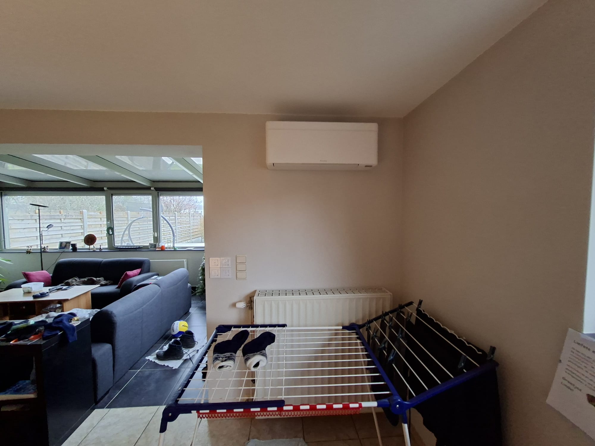 Realisatie Daikin Stylish wit single split + Multisplit aircowarmtepomp met 2 binnenunits te Bertem Realisatie Daikin Stylish wit single split + Multisplit aircowarmtepomp met 2 binnenunits te Bertem