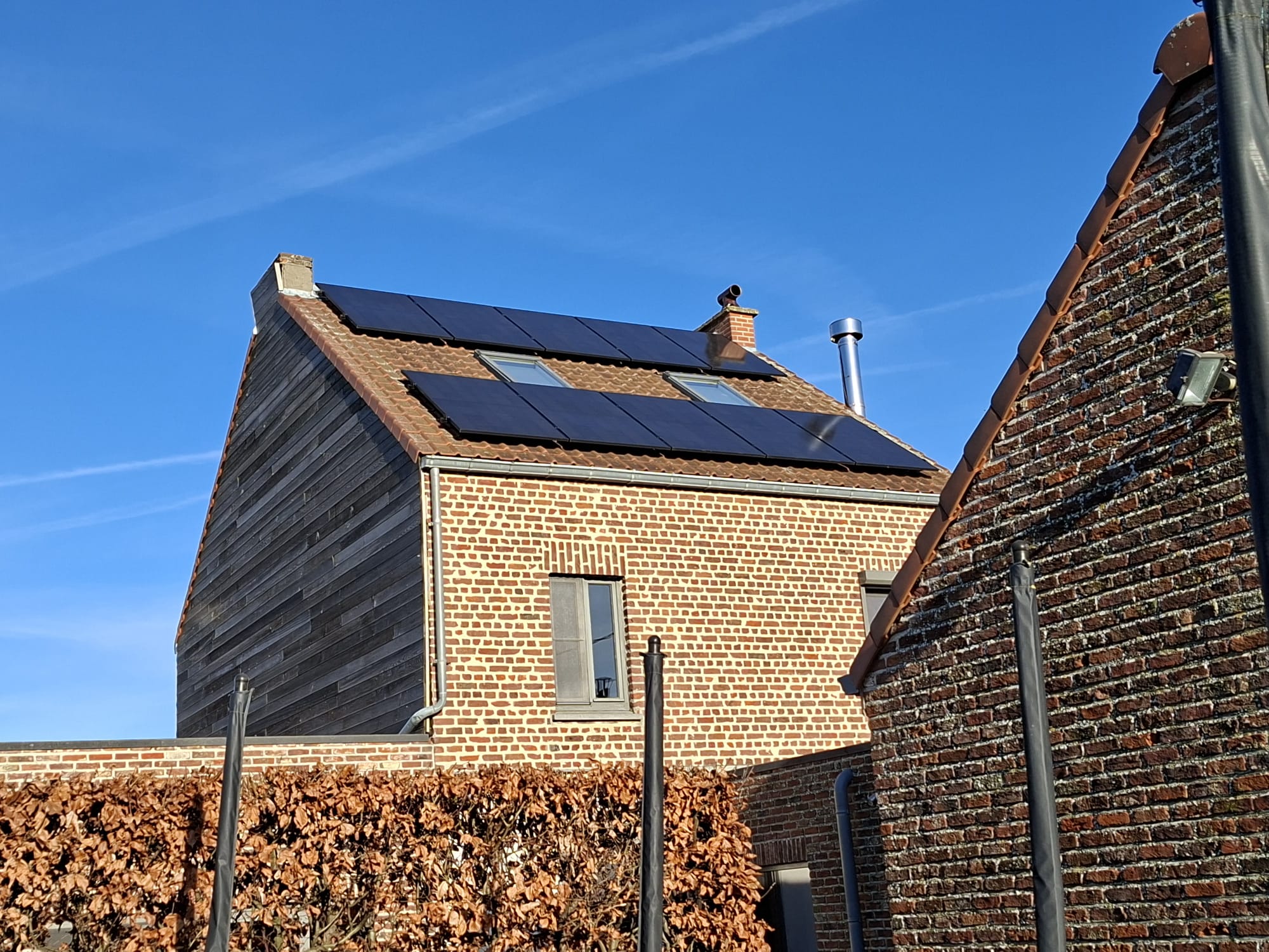 Realisatie van 10x DAS SOLAR 445 Wp Full black en Huawei omvormer met te Bekkevoort