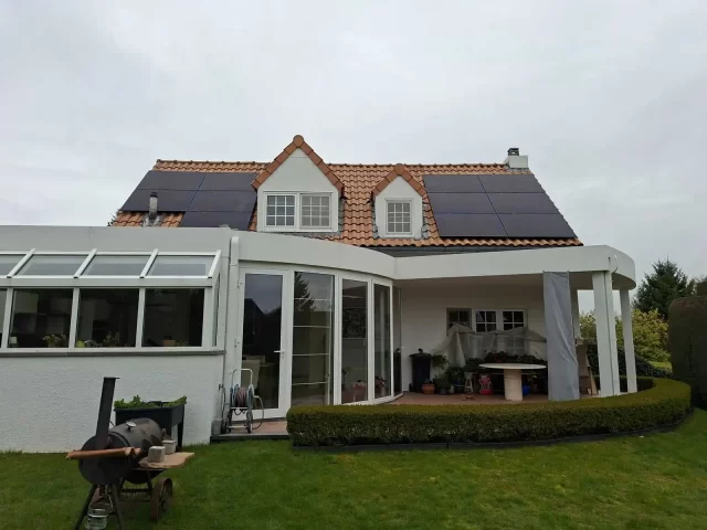 Realisatie 11x REC 460 Alpha PURE zonnepanelen + Huawei Luna thuisbatterij en back-up te Sint-Genesius-rode