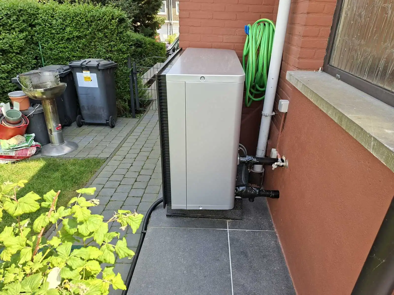 Totaalproject 14x REC 460 Alpha PURE zonnepanelen + Huawei Luna thuisbatterij + Daikin lucht-water warmtepomp hoge temperatuur 3H HT - W (8)
