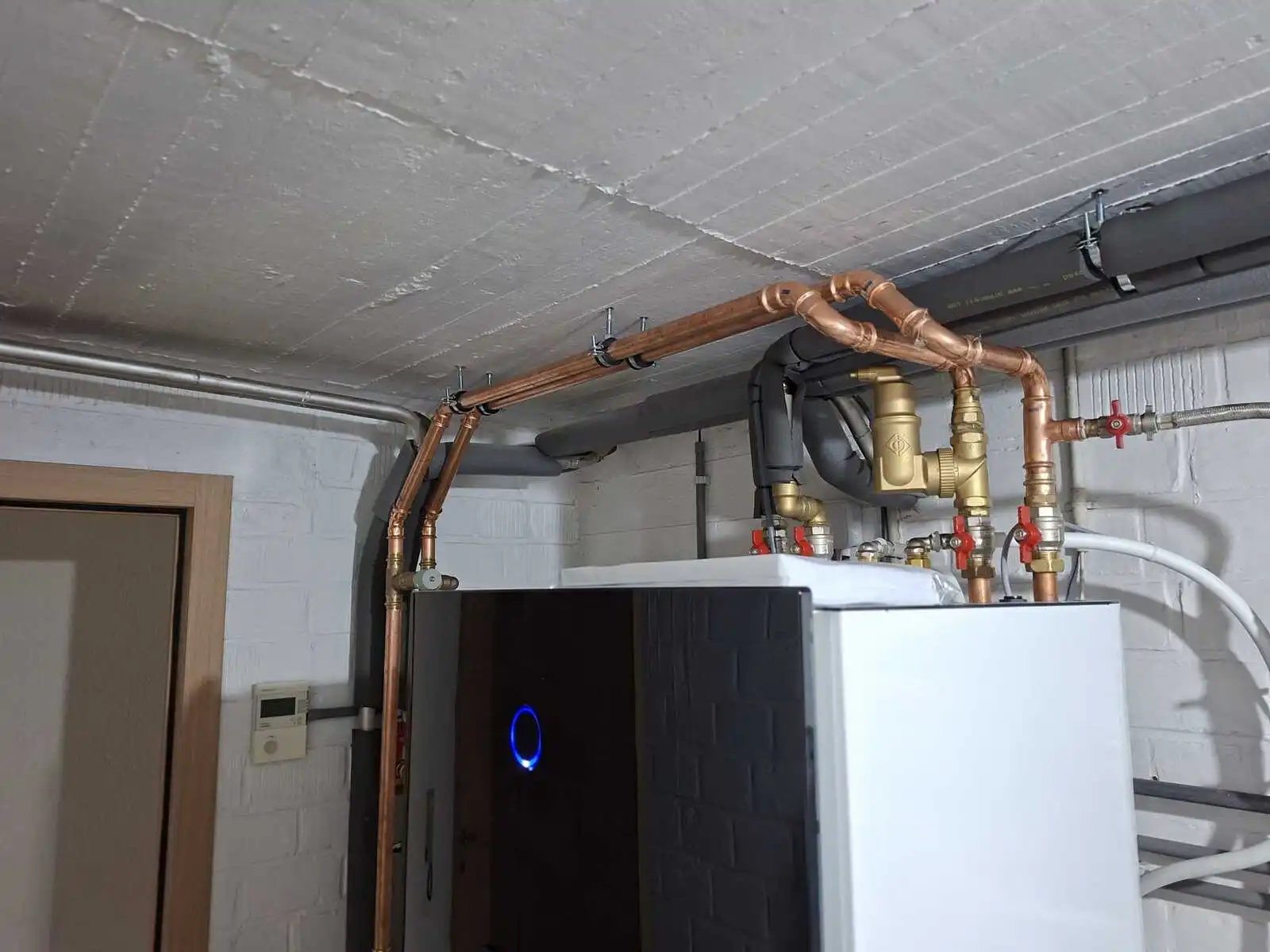 Totaalproject 14x REC 460 Alpha PURE zonnepanelen + Huawei Luna thuisbatterij + Daikin lucht-water warmtepomp hoge temperatuur 3H HT - W (8)
